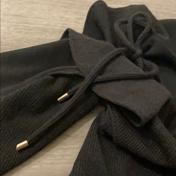 Sweater NWT - Picture 3 of 3